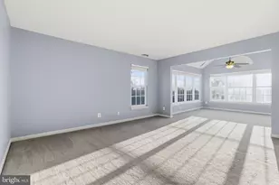 18544 Pineview Square, Leesburg, VA 20176 - Photo 16