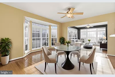 18544 Pineview Square, Leesburg, VA 20176 - Photo 12