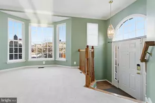 18544 Pineview Square, Leesburg, VA 20176 - Photo 6