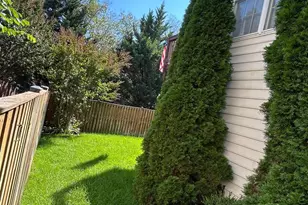 18544 Pineview Square, Leesburg, VA 20176 - Photo 40