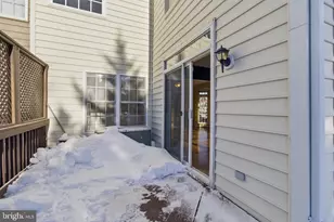 18544 Pineview Square, Leesburg, VA 20176 - Photo 30