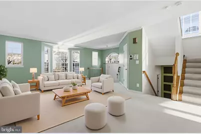 18544 Pineview Square, Leesburg, VA 20176 - Photo 8