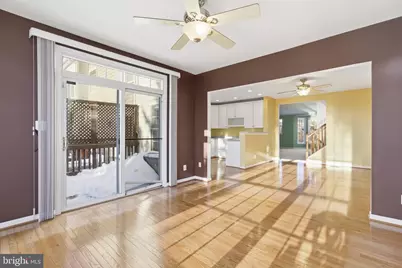 18544 Pineview Square, Leesburg, VA 20176 - Photo 14