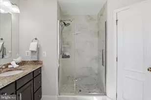 19673 Stanford Hall Pl, Ashburn, VA 20147 - Photo 38