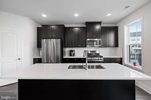 43376 Farringdon Sq, Broadlands, VA 20148 - Photo 2