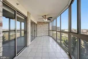 19385 Cypress Ridge Terrace, Leesburg, VA 20176 - Photo 32