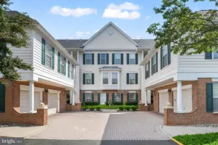 25340 Lake Mist Square, Chantilly, VA 20152 - Photo 2