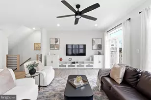 22801 Tawny Pne Sq, Brambleton, VA 20148 - Photo 12