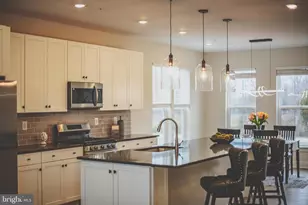 22801 Tawny Pne Sq, Brambleton, VA 20148 - Photo 24