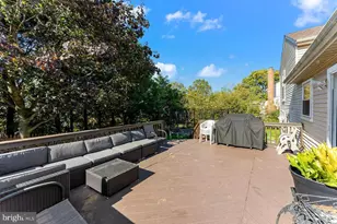 223 Laura Anne Ct, Sterling, VA 20164 - Photo 22