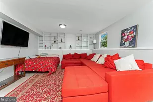 223 Laura Anne Ct, Sterling, VA 20164 - Photo 16