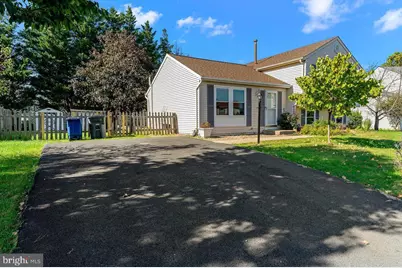 223 Laura Anne Court, Sterling, VA 20164 - Photo 2