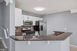 46966 Courtyard Sq, Sterling, VA 20164 - Photo 10