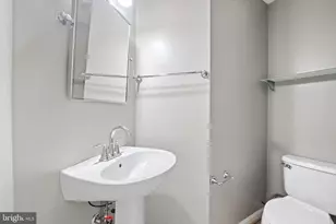 46966 Courtyard Sq, Sterling, VA 20164 - Photo 18