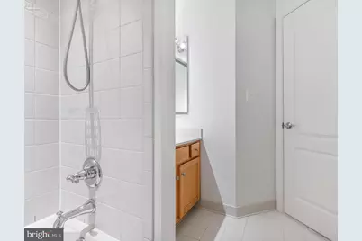 25813 Mews Terrace, Chantilly, VA 20152 - Photo 10