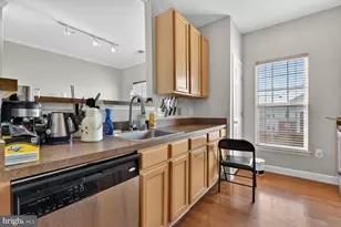 22725 Thimbleberry Sq, Brambleton, VA 20148 - Photo 12