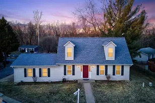 115 Oakview Dr SE, Leesburg, VA 20175 - Photo 2