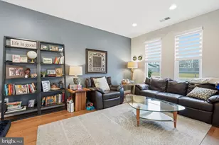 20301 Savin Hill Dr, Ashburn, VA 20147 - Photo 4