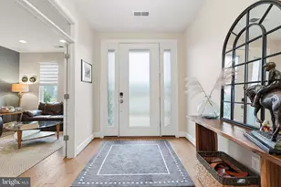 20301 Savin Hill Dr, Ashburn, VA 20147 - Photo 2