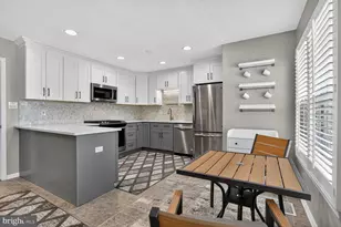 21049 Semblance Dr, Sterling, VA 20164 - Photo 10