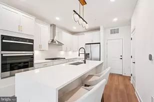 19820 Lavender Dust Sq, Ashburn, VA 20147 - Photo 8