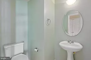 19355 Cypress Ridge Terrace, Leesburg, VA 20176 - Photo 16