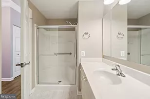 19355 Cypress Ridge Terrace, Leesburg, VA 20176 - Photo 32