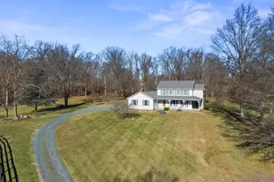 35560 Deer Crossing Ln, Round Hill, VA 20141 - Photo 2