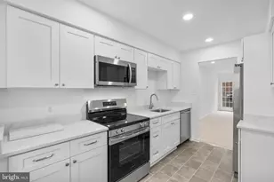 119 E Main St, Purcellville, VA 20132 - Photo 2