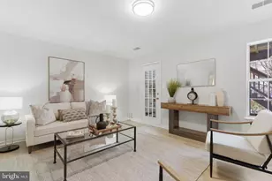 21946 Thompson Square, Sterling, VA 20166 - Photo 4