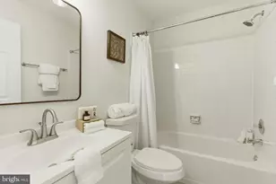 21946 Thompson Square, Sterling, VA 20166 - Photo 22