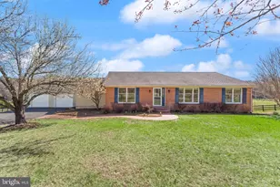 13840 Barnhouse Pl, Leesburg, VA 20176 - Photo 2