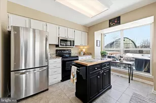 32 Fenton Wood Dr, Sterling, VA 20165 - Photo 8