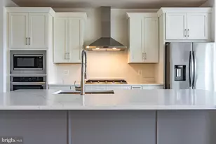 23642 Winterday Dr, Ashburn, VA 20148 - Photo 2