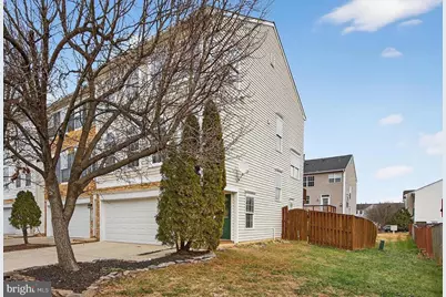 21758 Flora Springs Terrace, Ashburn, VA 20147 - Photo 2