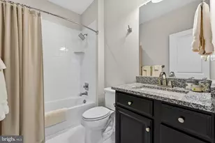 41263 Chatham Green Cir, Aldie, VA 20105 - Photo 52