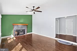 105 Country Rd, Potomac Falls, VA 20165 - Photo 20