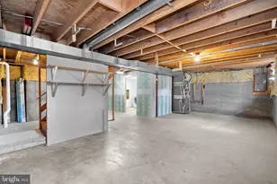 105 Country Rd, Potomac Falls, VA 20165 - Photo 30