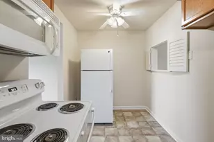 300 E Furman Dr, Sterling, VA 20164 - Photo 12