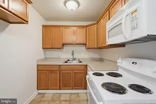 300 E Furman Dr, Sterling, VA 20164 - Photo 10