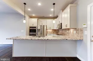 44752 Tiverton Sq, Ashburn, VA 20147 - Photo 10