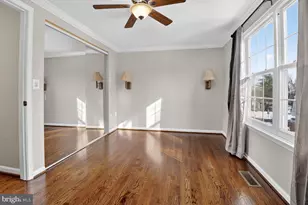 33 Quincy Ct, Sterling, VA 20165 - Photo 8