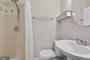 33 Quincy Ct, Sterling, VA 20165 - Photo 14