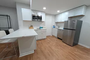 21214 Millwood Square, Sterling, VA 20165 - Photo 2