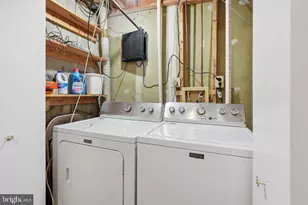 129 Bickel Ct, Sterling, VA 20165 - Photo 22
