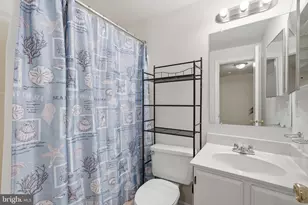 129 Bickel Ct, Sterling, VA 20165 - Photo 16