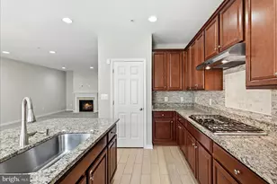 25548 Casale Terrace, Chantilly, VA 20152 - Photo 6