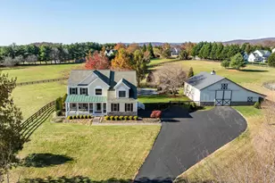 38607 Millstone Dr, Purcellville, VA 20132 - Photo 2