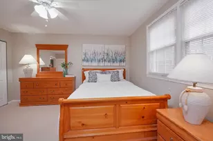 1021 Brixton Ct, Sterling, VA 20164 - Photo 14