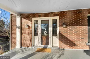 311 W Main St, Purcellville, VA 20132 - Photo 2